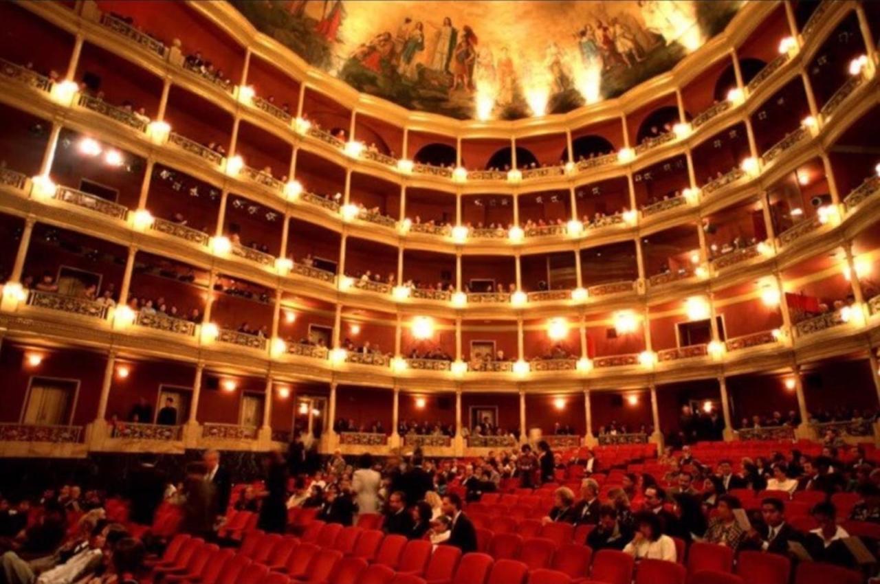 National Theatre Flat Lägenhet OOporto Exteriör bild